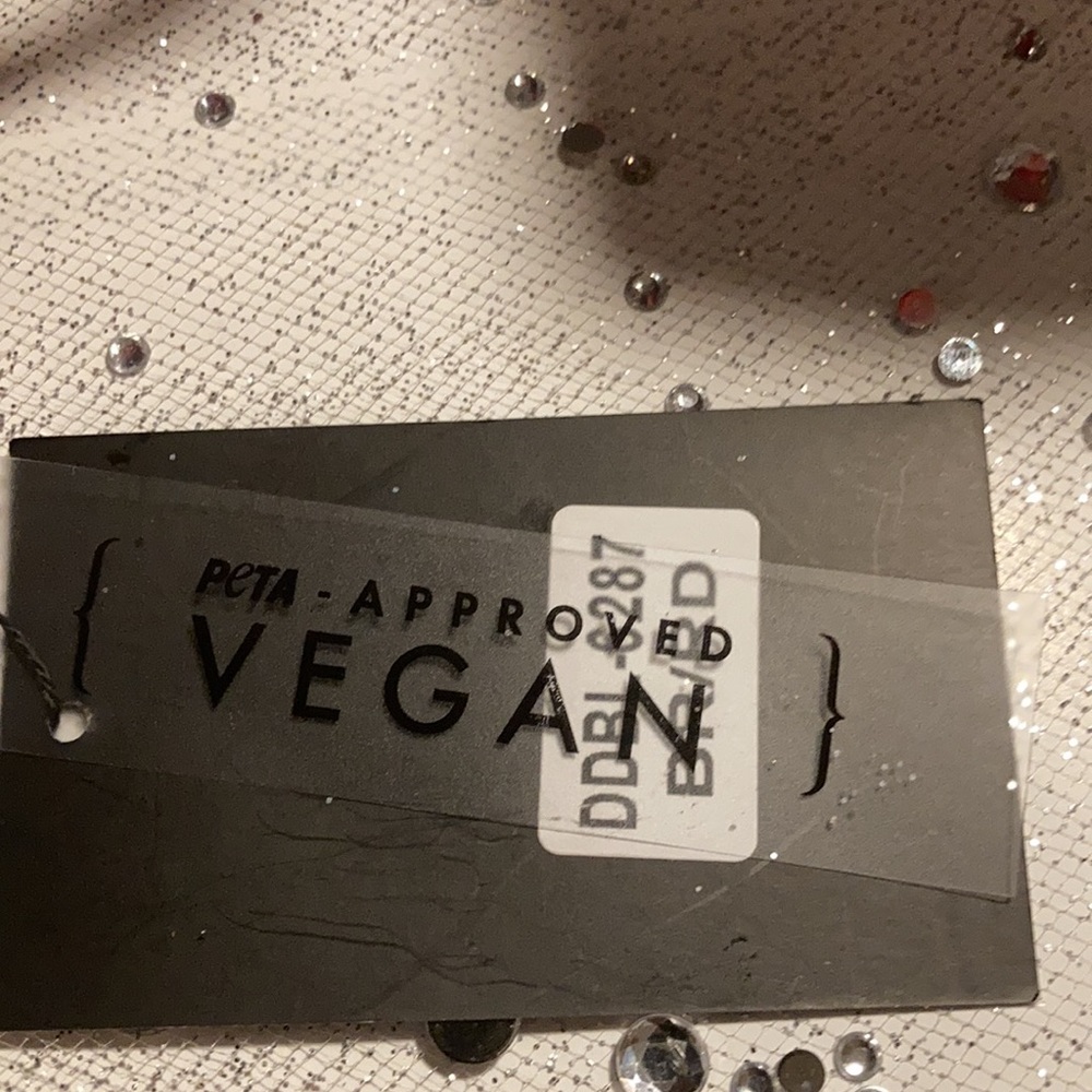 Calista “vegan free” crossbody purse - Picture 5 of 8